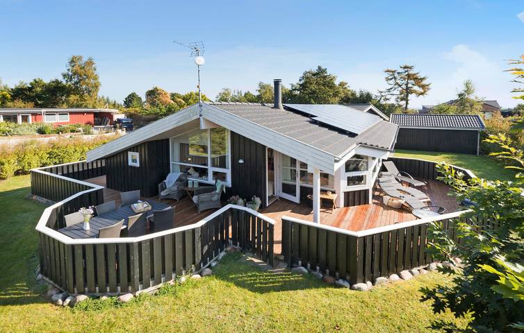 Ferienhaus für 8 Personen, mit Terrasse und Whirlpool sowie Sauna, mit Haustier