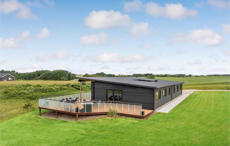 Ferienhaus für 12 Personen, mit Terrasse und Garten in Hostrup Strand