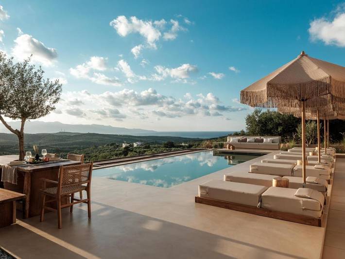 Ferienhaus für 3 Personen, mit Terrasse und Garten sowie Pool und Ausblick in Xirokambi