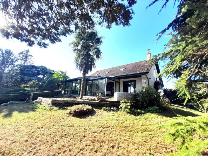 Location de vacances pour 11 personnes, avec terrasse et jardin à Buzançais