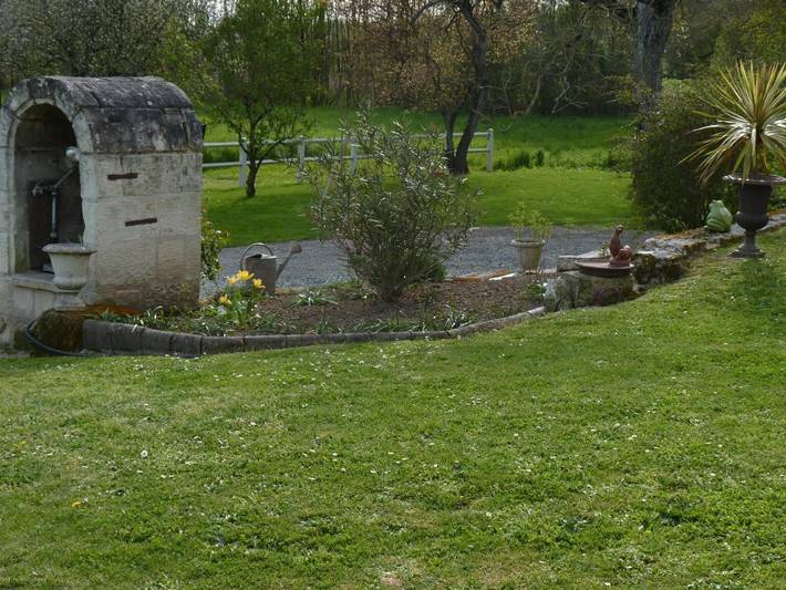 Location de vacances pour 3 personnes, avec vue ainsi que terrasse et jardin à Chouzé-sur-Loire
