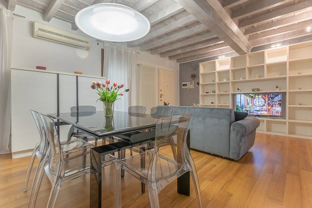 Apartamento entero, Heart of Ferrara's History Apartment in Ferrara, Provincia de Ferrara