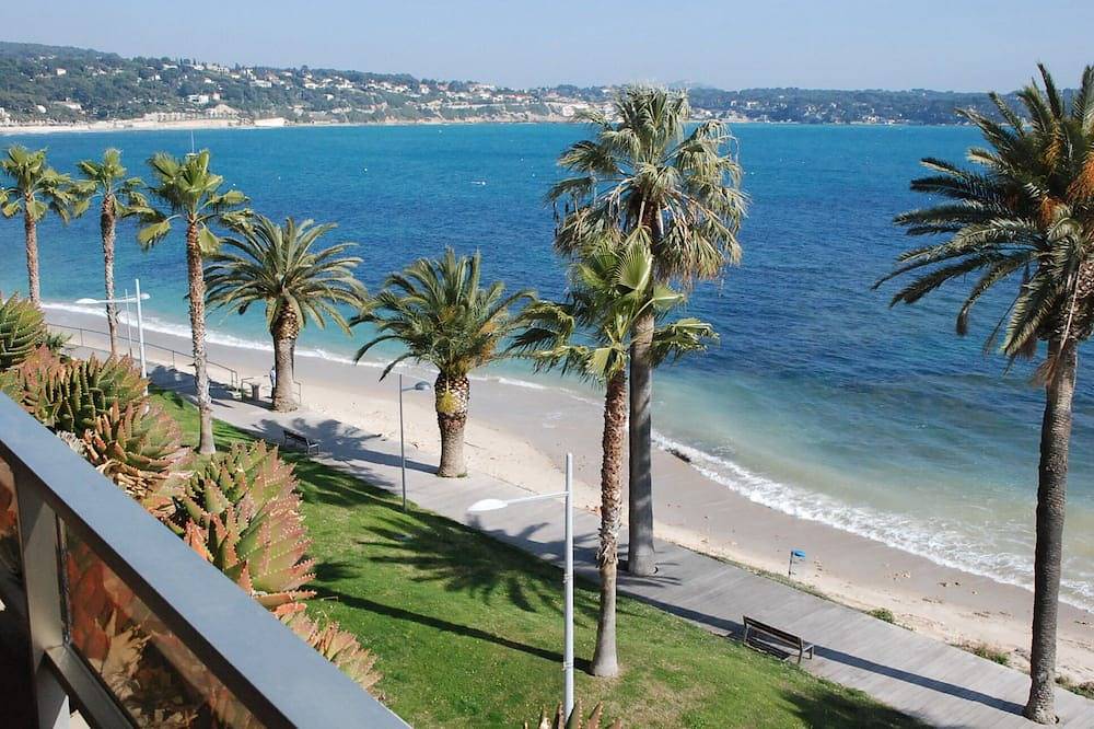 Geheel appartement, Tweekamerappartement, + terras 12 m² - aan zee, met uitzicht op zandstrand in Bandol, Toulon regio