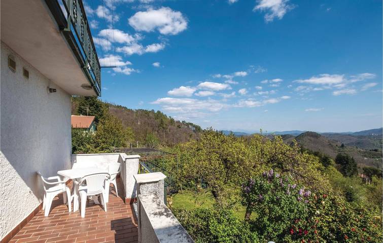 Wifi Terrace Apartment near Restaurants in Castello (Carro), Carro (Liguria)