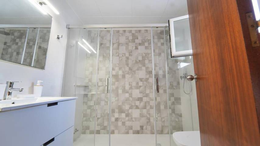 Chalet para 10 personas, con jardín y piscina, Se admiten mascotas en Maresme - 2