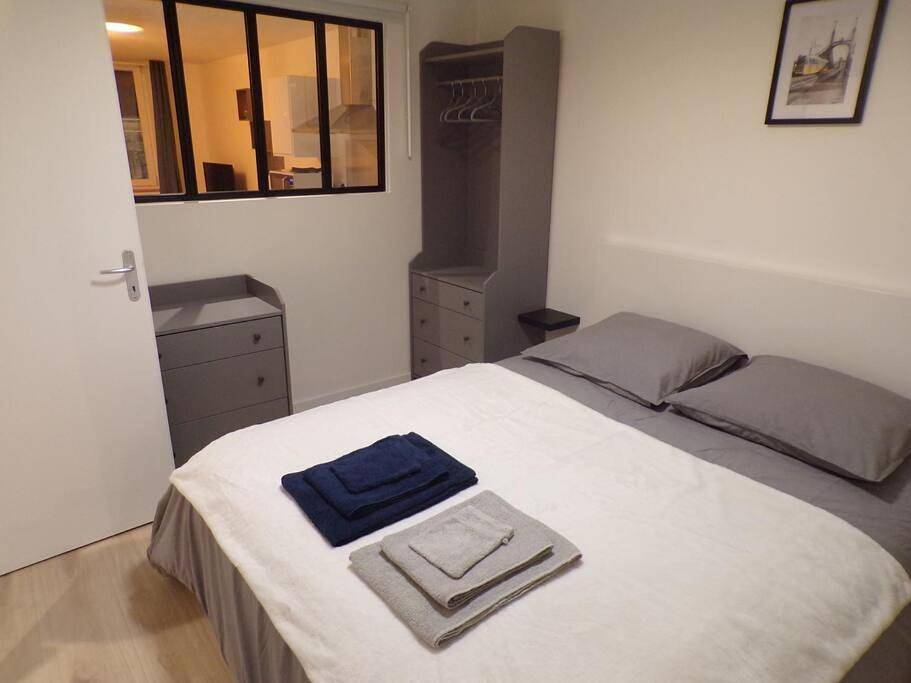 Appartement entier, Appartement 2/4 pers, 44m2, hypercentre. in Lons-le-Saunier, Jura