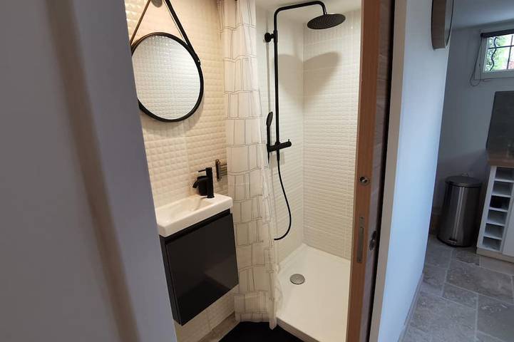 Gîte pour 4 personnes, avec jardin à Saint-Étienne-du-Grès - 4