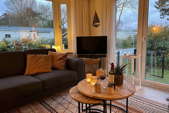 Ferienanlage für 4 Personen, mit Garten und Pool in Kijkduin