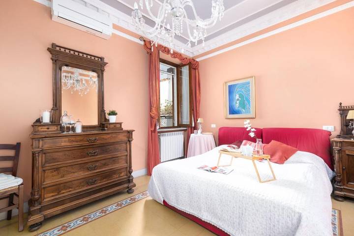 Villa per 9 persone, con Balcone e Terrazza nonché Giardino a Viareggio