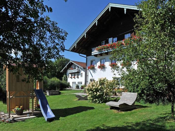 Privatzimmer für 2 Personen, mit Balkon und Terrasse sowie Garten und Ausblick