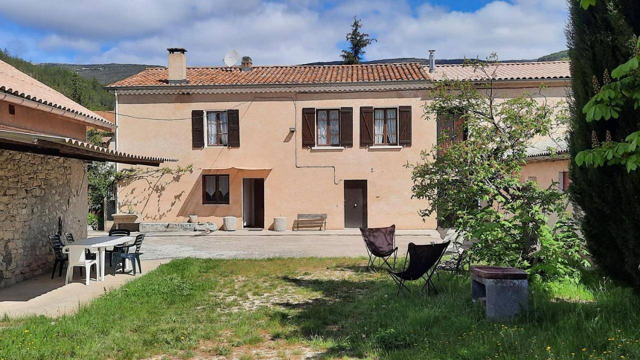 La ferme d'Yvette et Zou, au coeur des Baronnies Provencales, pour un séjour en famille ou entre amis in Barret-sur-Méouge, Région de Gap