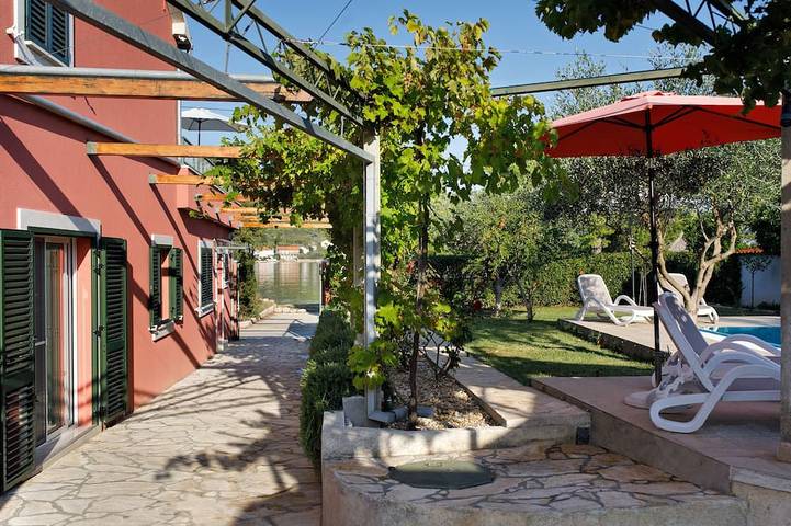 Ferienhaus für 5 Personen, mit Garten