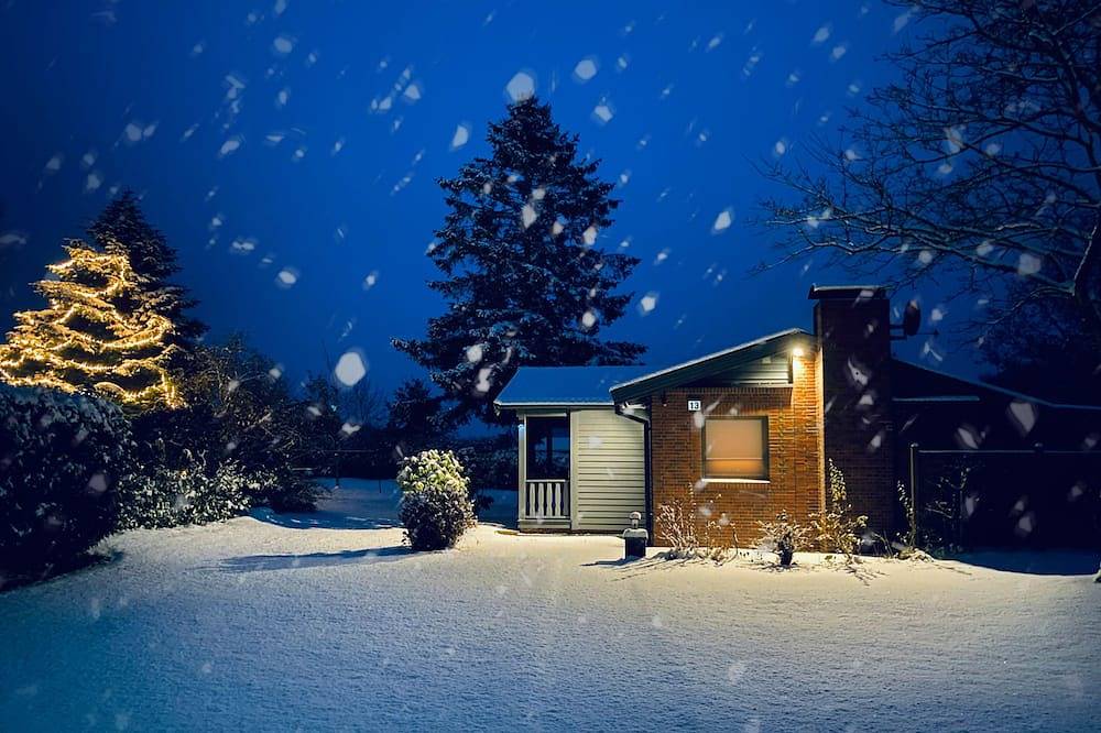 Swedish house with wood stove & outdoor fireplace on 1400m2 in Tensbüttel-Röst, Albersdorf und Umgebung