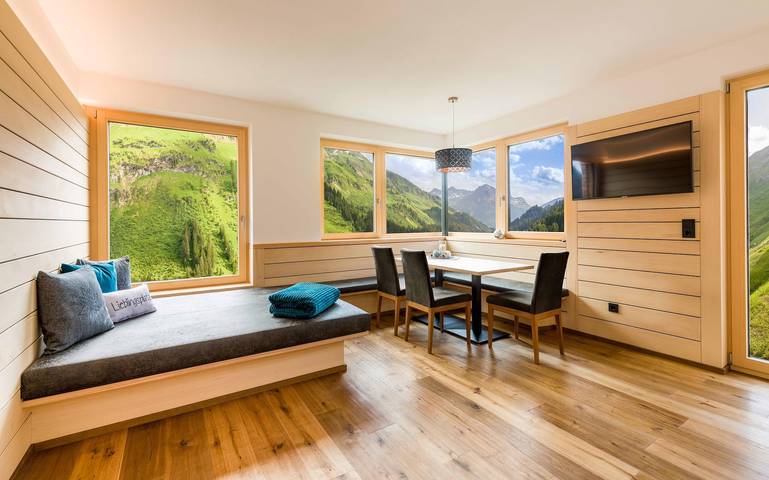 Ferienwohnung für 6 Personen, mit Sauna und Ausblick sowie Garten in Warth - 4