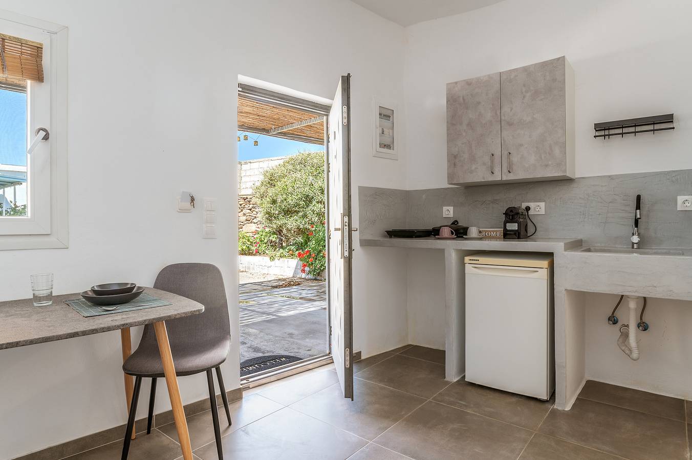 Ganzes Studio, Einzimmerapartment 'Kleris Apartment 10 Tinos' mit Bergblick, Wlan und Klimaanlage in Tínos