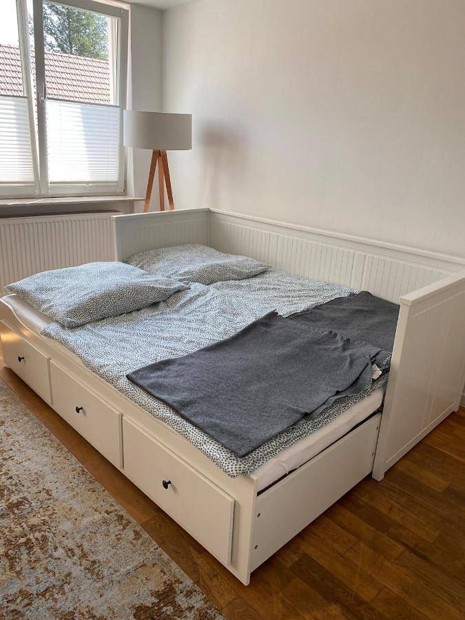 Ganze Wohnung, One-Bedroom Apartment in Lampertheim, Bergstraße