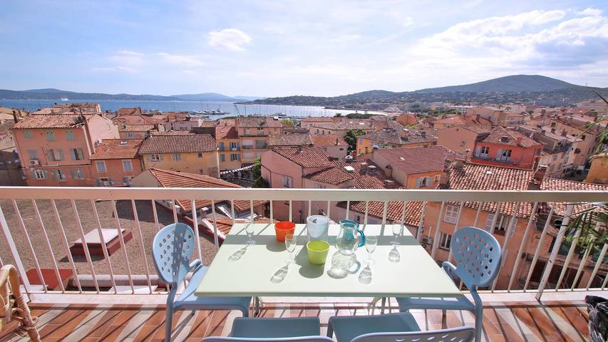 Gîte pour 5 personnes, avec terrasse, adapté aux familles dans Plage De La Croisette Sainte Maxime - 2