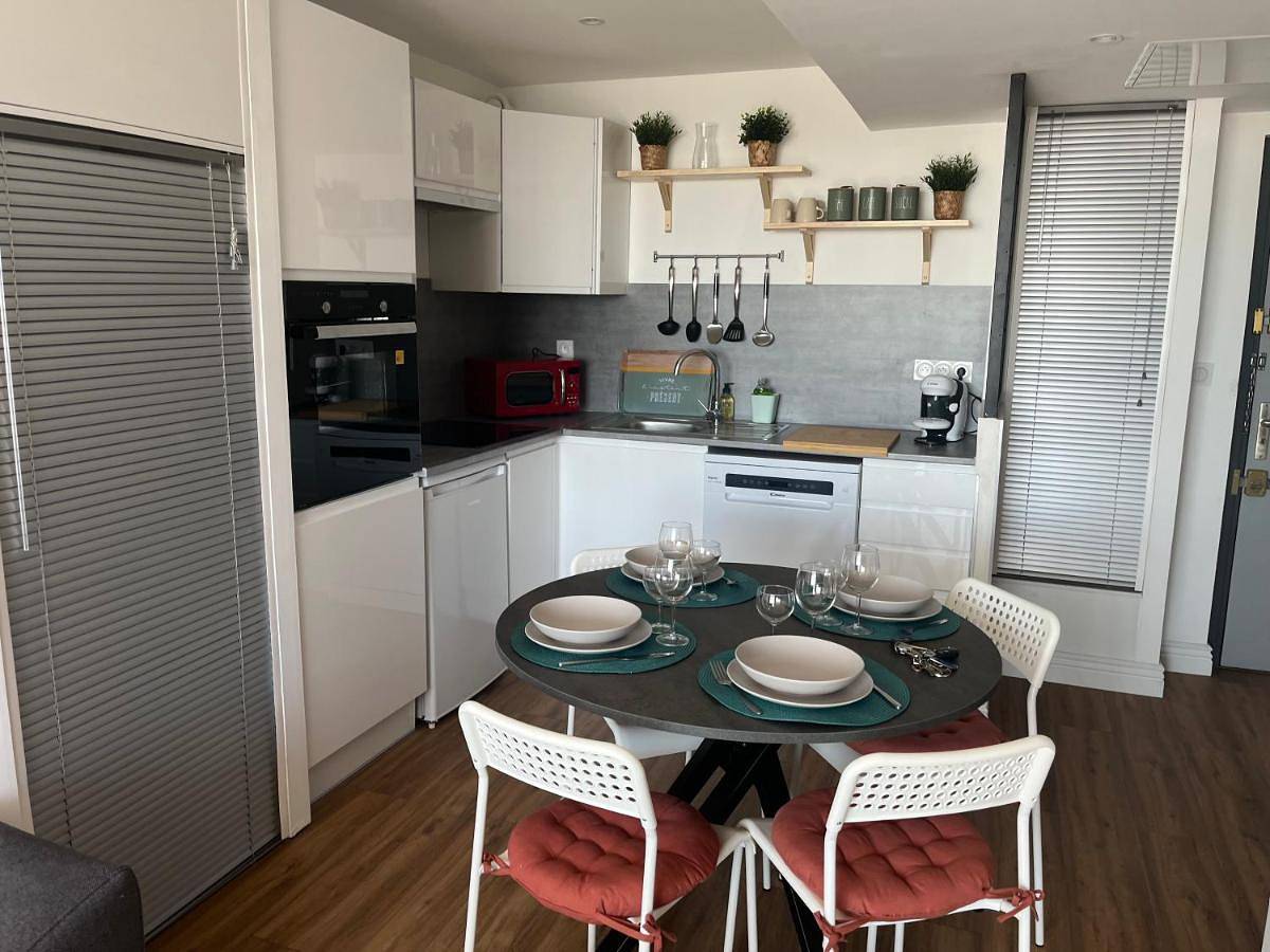 Appartement entier, One-Bedroom Apartment in La Grande-Motte, Côte d'Améthyste