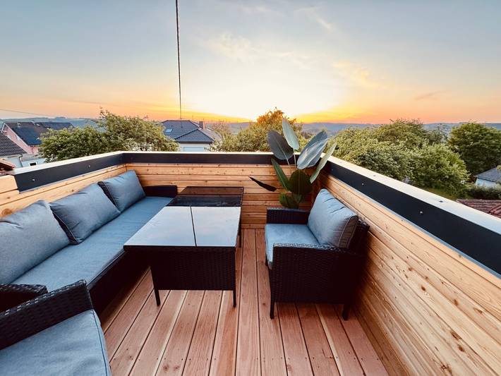 Ganze Wohnung, Ferienwohnung 'The Rooftop Of Lot54' mit privater Terrasse, privatem Garten und Wi-Fi in Feuerscheid, Eifelkreis Bitburg-Prüm