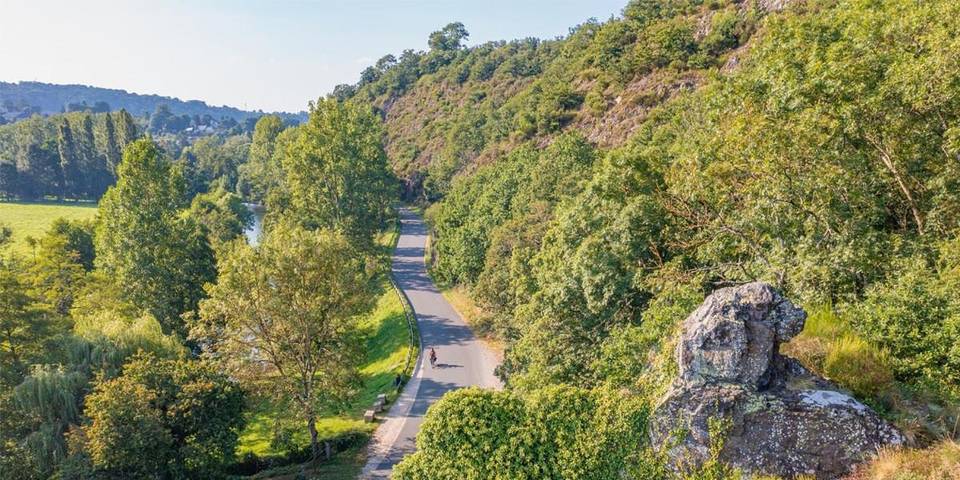 Location de vacances pour 9 personnes, avec Terrasse et Jardin à Pont-d'Ouilly - 3