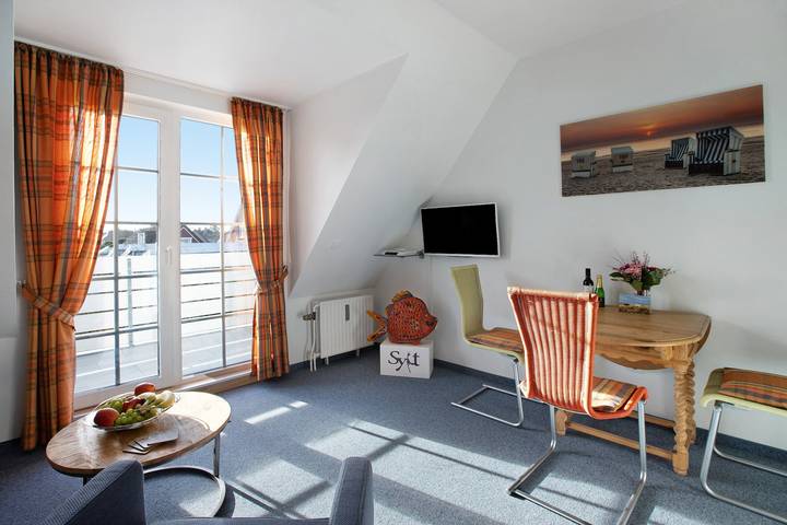 Ganze Wohnung, Ferienwohnung 'Schatz' mit Balkon, Gemeinschaftsgarten und Wlan in Wenningstedt, Sylt