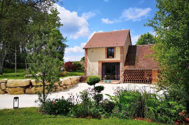 Gîte pour 5 personnes, avec terrasse et jardin à Ouzouer-sur-Trézée