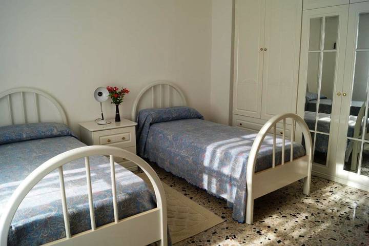 Location de vacances pour 2 personnes, avec terrasse et vue à Oristano - 2