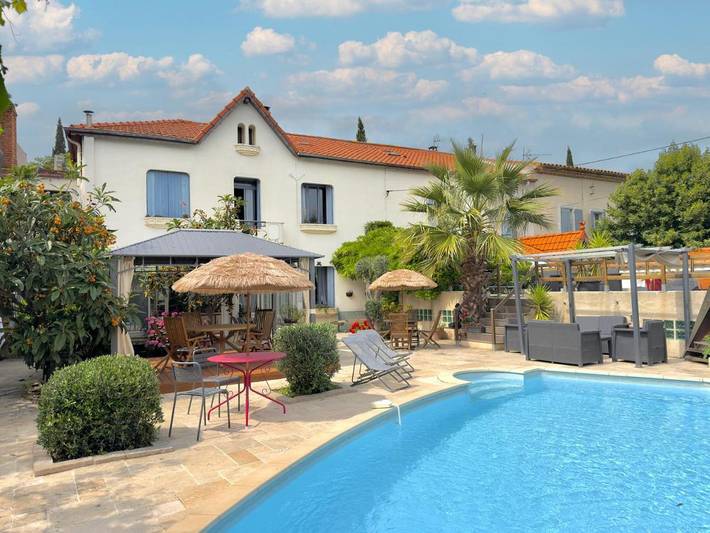 Chambre d’hôte pour 2 personnes, avec Terrasse ainsi que Jardin et Piscine
