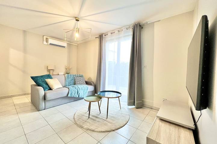 Gîte pour 4 personnes, avec jardin et terrasse à Champagne-au-Mont-d'Or