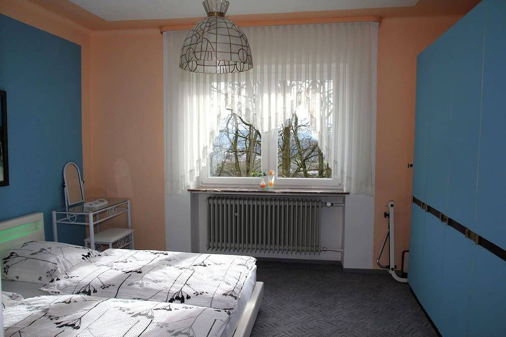 Ganze Wohnung, Gemütliche ruhige Ferienwohnung mit phantastischer Aussicht in Beckingen, Saargau