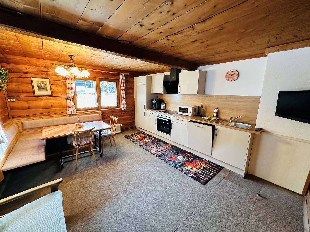 Ganze Wohnung, Ferienhaus Unterkircher-Wallner mit Bergblick, privater Terrasse und Wlan in Heiligenblut, Bezirk Spittal an der Drau