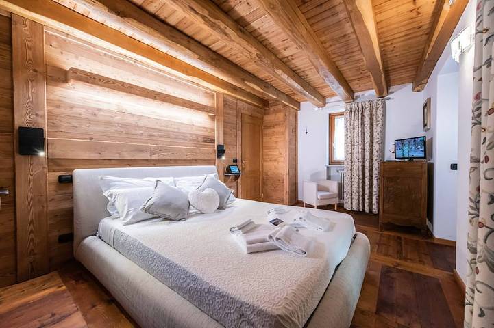 Mountain villa for families / groups (4-16 guests) in Comune di Chambave, Wallisian Alps