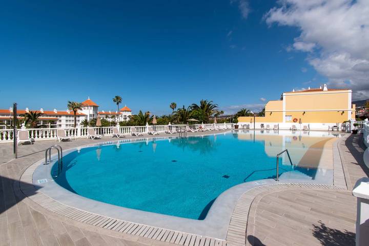 Appartement de vacances pour 6 personnes, avec Jardin et Piscine