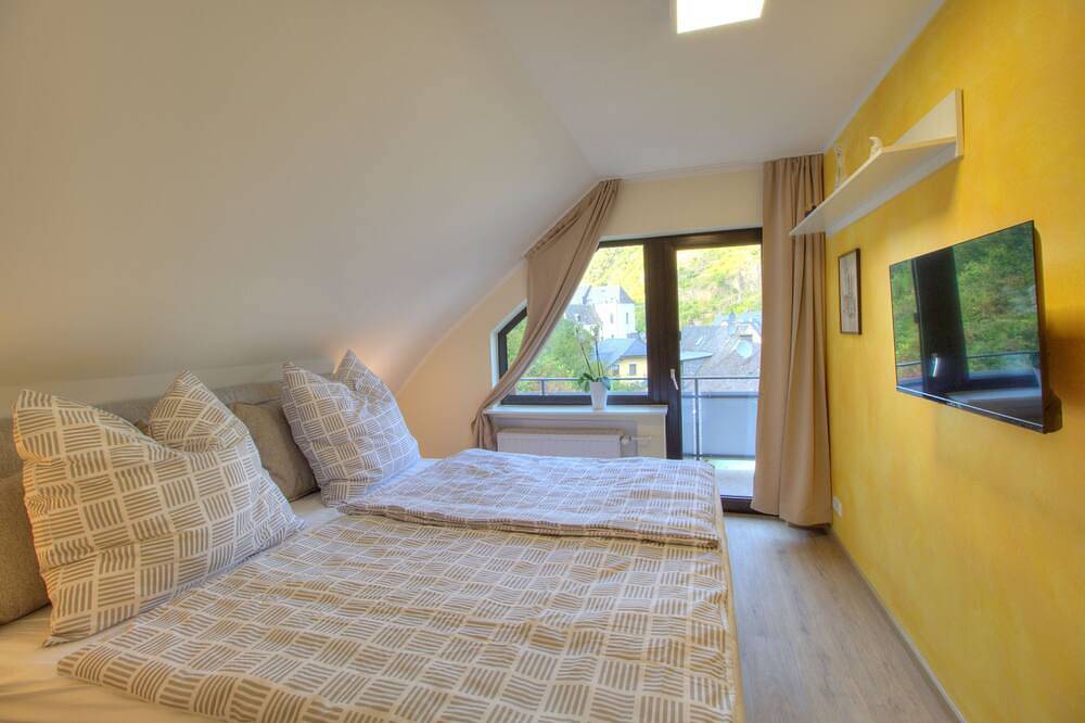 Ganze Wohnung, Mühlentaler Ferienwohnung, im Dornröschen der Mosel (Beilstein), Dg Whg. 4 in Beilstein, Cochem-Zell
