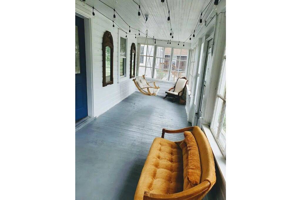 Alluring 3 Bedroom 🏡 ➕️ Jacuzzi jet tub in Madison, Dane County