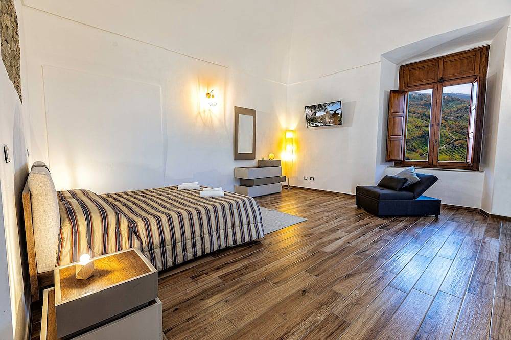 Ganze Wohnung, Dimora del Duca Luxury apartment- minutes from Paestum and wonderful beaches in Giungano, Cilento