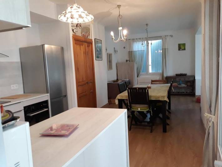 Location de vacances pour 4 personnes, avec jardin ainsi que vue et piscine, animaux acceptés à Mollégès - 2