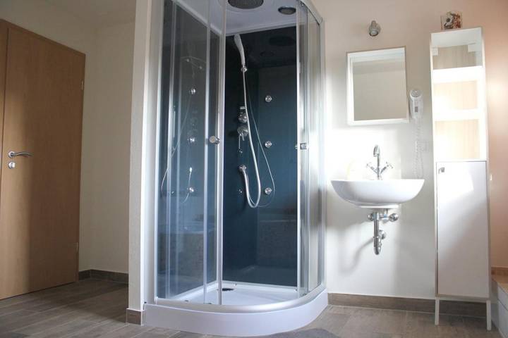 Ferienhaus für 4 Personen, mit Pool und Whirlpool sowie Garten in Pirna - 2