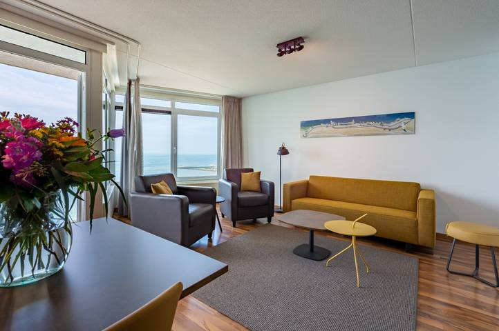 Ganze Wohnung, Vier-Personen Strandapartment mit Meerblick am Boulevard van Vlissingen. in Vlissingen, Walcheren