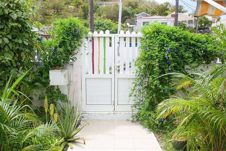 Gîte pour 6 personnes, avec terrasse dans Les Saintes (Guadeloupe) - 2