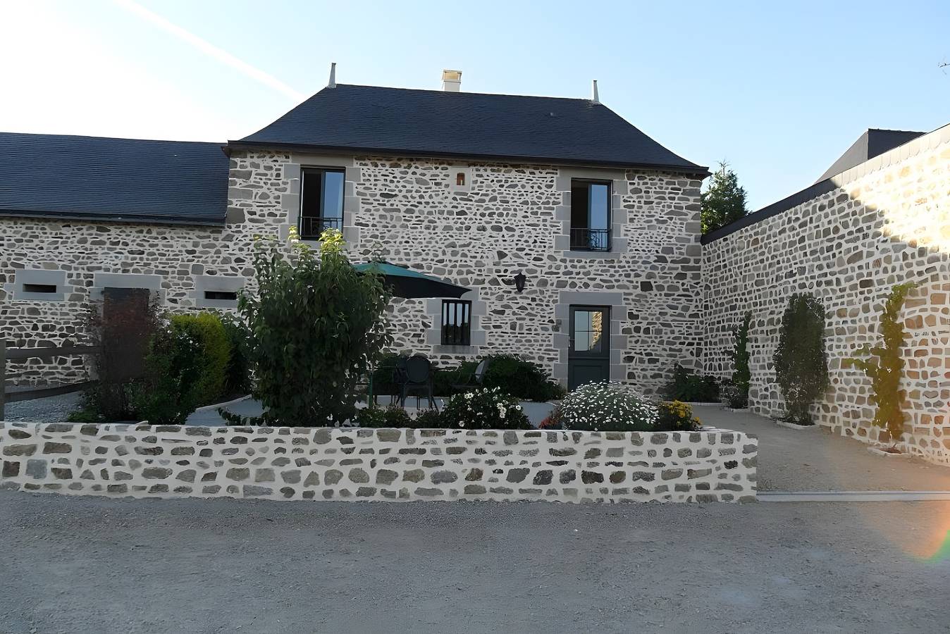 Gîte de la Haie Bourgère: Ferienhaus mit privater Terrasse und Wlan in Moulay, Mayenne