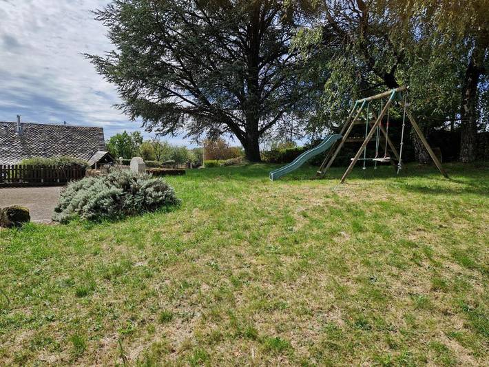 Location de vacances pour 10 personnes, avec terrasse et jardin à Coubisou - 3