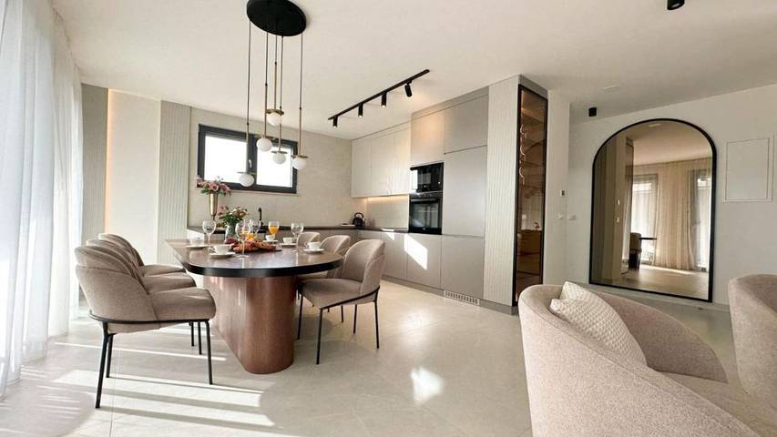 Ferienwohnung für 9 Personen, mit Terrasse und Pool, mit Haustier in Zadar (Kommun)