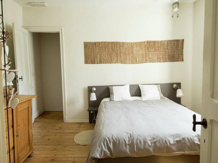 Location de vacances pour 13 personnes, avec jardin ainsi que terrasse et piscine dans Hastière-par-delà - 4