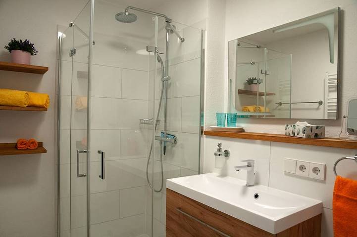 Apartamento entero, Small apartment with balcony in the heart of Überlingen in Überlingen, Region Bodensee-Oberschwaben