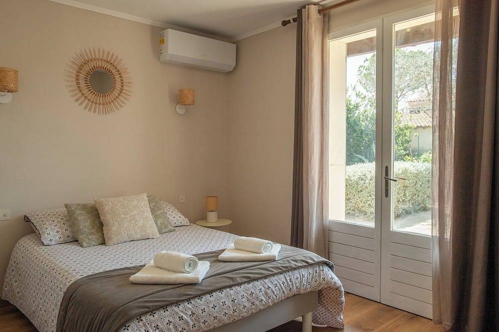 Ganze Wohnung, Appart Limonella - Appart avec terrasse et clim in Fontvieille, Arles und Umgebung