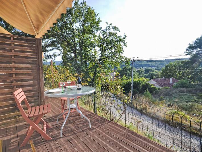 Appartement de vacances pour 2 personnes, avec terrasse ainsi que vue et jardin