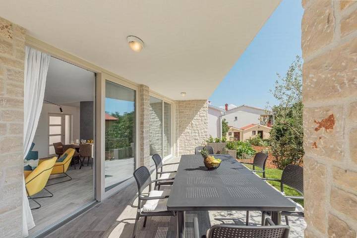 Ferienhaus mit Meerblick für 6 Personen, mit Ausblick und Garten in Poreč - 2