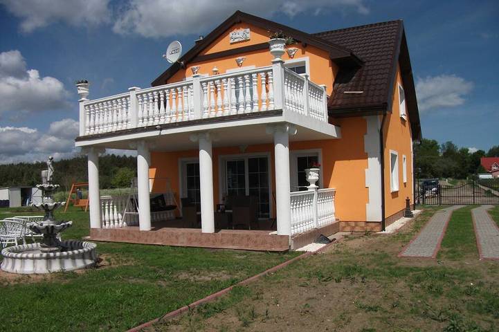 Ferienhaus für 10 Personen, mit Balkon und Garten