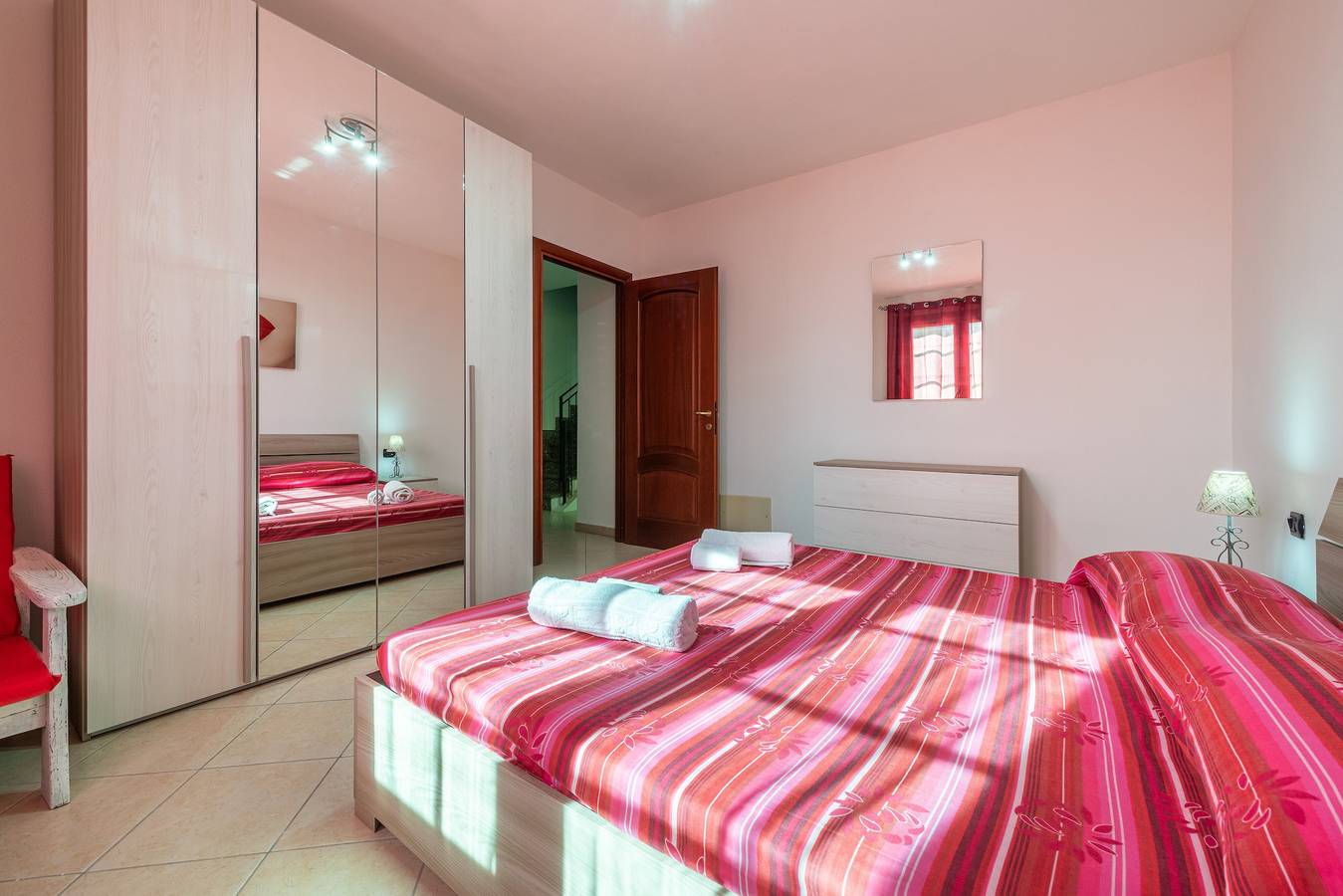 Appartement entier, Maison de vacances "Villa Sunset" près de la mer avec vue sur la mer, jardin et terrasse in Is meris, Province de Cagliari